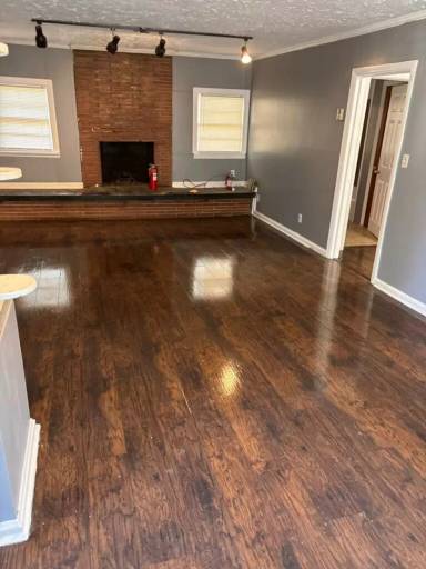 Main picture of 28 W 61st St