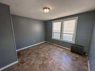 Main picture of 305 East St