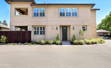 Main picture of 213 Palisades Sierra Oaks Ln