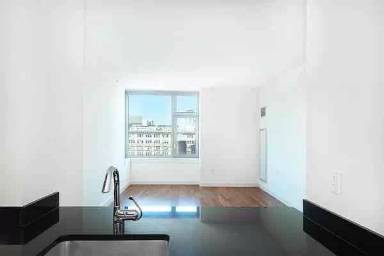 Main picture of 105 York St