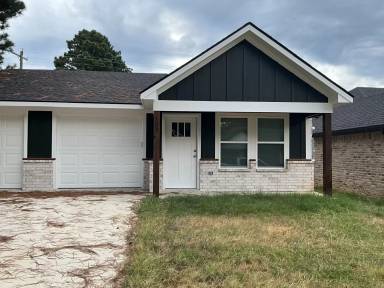 Main picture of 108 Chloe Dr