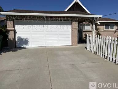 Main picture of 43325 Isle Royal St