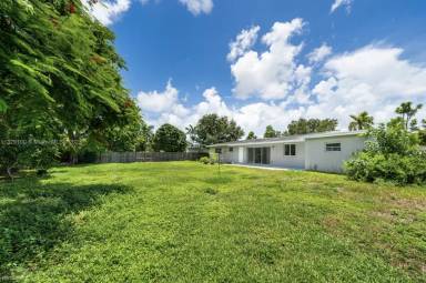 Main picture of 9221 SW 167th Ter
