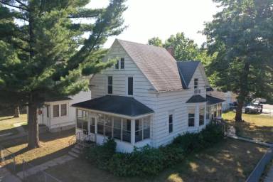 Main picture of 4049 DuPont Ave N