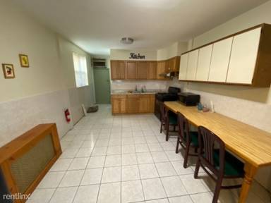 Main picture of 936 Wolf St