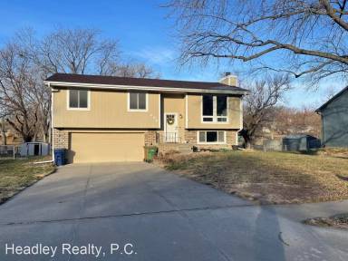 Main picture of 406 Westcott Dr