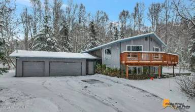 Main picture of 13721 Malaspina St