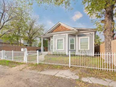 Main picture of 609 S Olive St