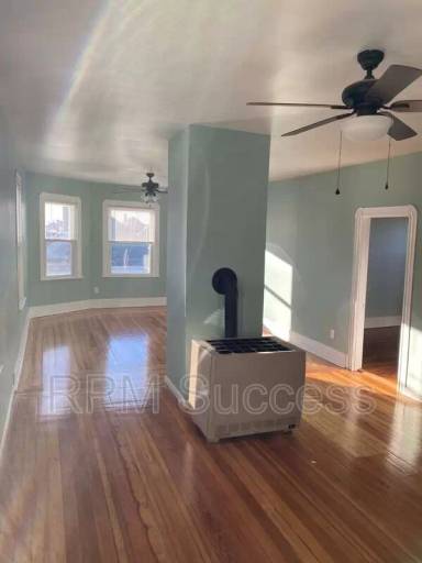Main picture of 251 Whitman St