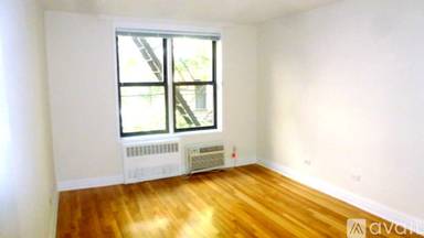 Main picture of 151 W 16th St