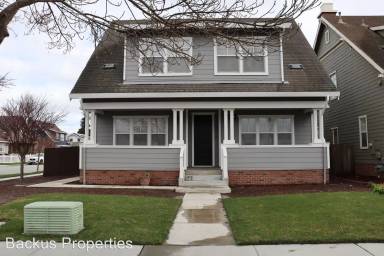 Main picture of 68 Nacional Ave