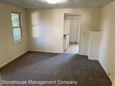 Main picture of 233 E 8th St