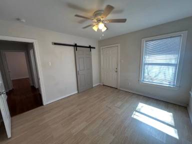 Main picture of 2320 Herring Ave