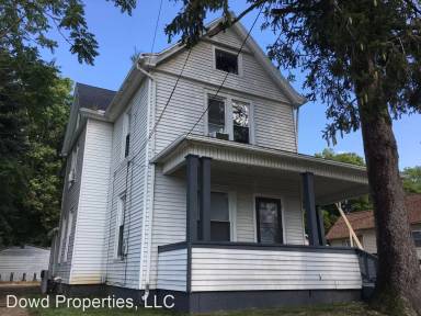 Main picture of 1404 S Main St