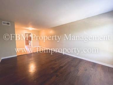 Main picture of 2608 W Sycamore Ave