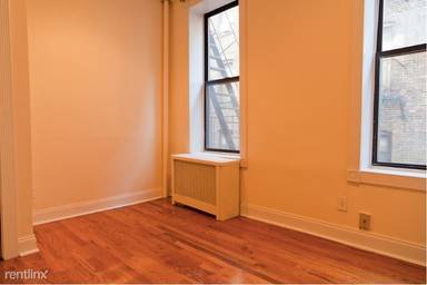 Main picture of 226 E 26th St