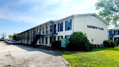 Main picture of Eastmont Plaza