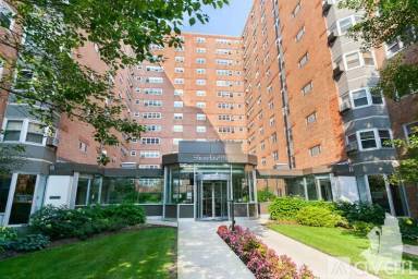 Main picture of 4960 N Marine Dr Apartments