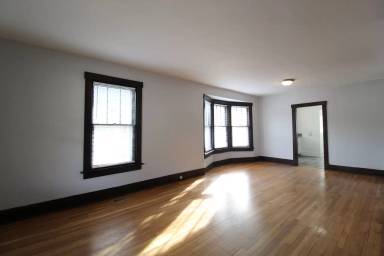 Main picture of 4418 Booth St