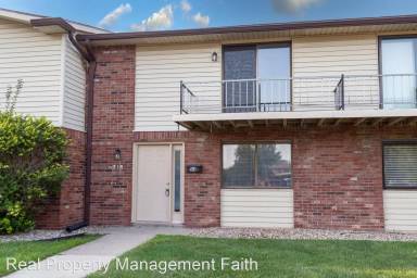 Main picture of 84 Greenwood Trl N