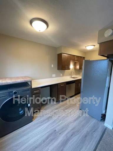 Main picture of 1807 E 3rd St Duluth, MN 55812