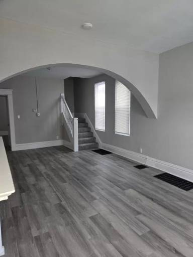 Main picture of 646 Carpenter St