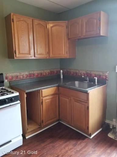 Main picture of 230 S 13th St