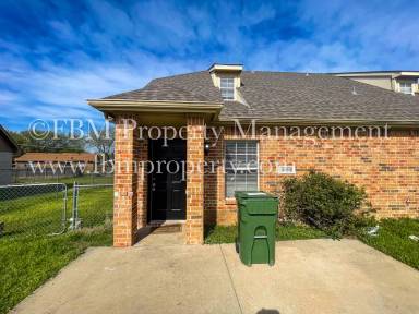 Main picture of 400 Kings Way Dr