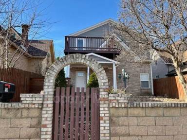 Main picture of 210 N Keystone Ave