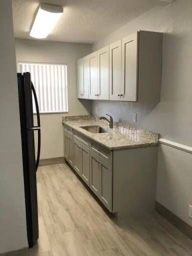 Main picture of 1611 Green Ln