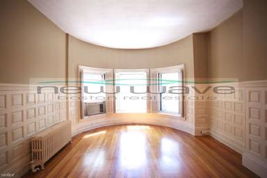 Main picture of 377 Commonwealth Ave