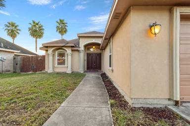 Main picture of 610 Violet Ln