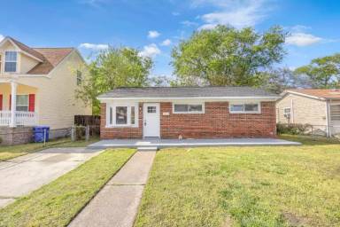Main picture of 2708 Ash St