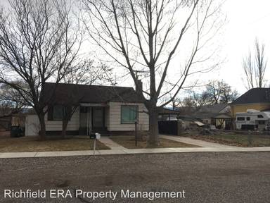 Main picture of 136 N 300 W