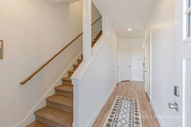 Main picture of 566 Harvester Ave