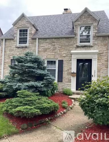 Main picture of 4928 N Idlewild Ave