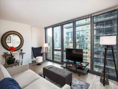 Main picture of 638 N Wells St