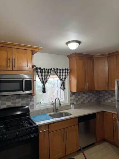 Main picture of 495 Morris St