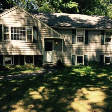 Main picture of 61 Laurel Ln