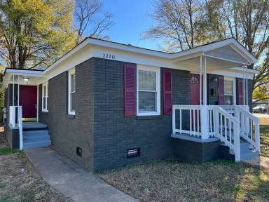 Main picture of 2220 Custer St