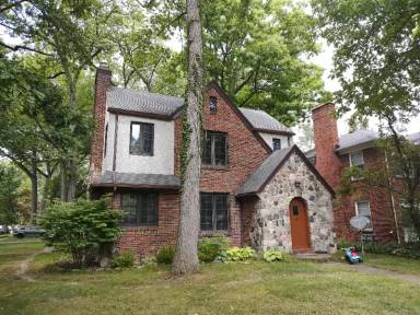 Main picture of 2324 Kenwood Blvd