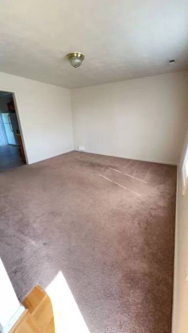 Main picture of 240 E Augusta Ave