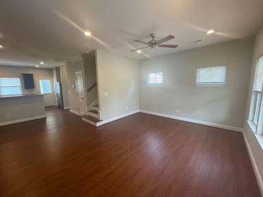 Main picture of 5028 Park Ave