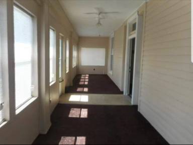 Main picture of 107 W Noel Ave