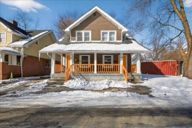 Main picture of 404 N Parker Ave