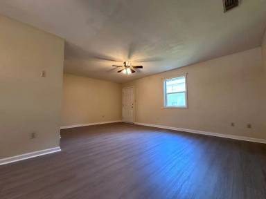Main picture of 34 Stoneybrook Ln