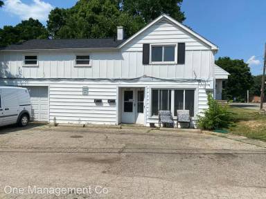 Main picture of 215 N Pickaway St