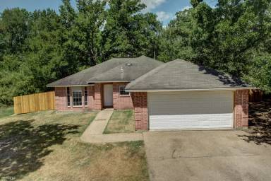 Main picture of 2402 Jaguar Ct