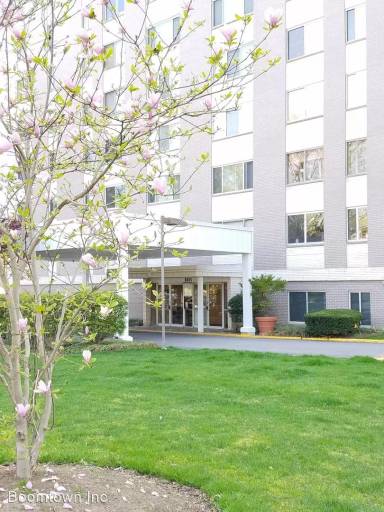 Main picture of 8315 N Brook Ln