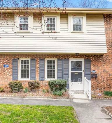 Main picture of 627 W Front St